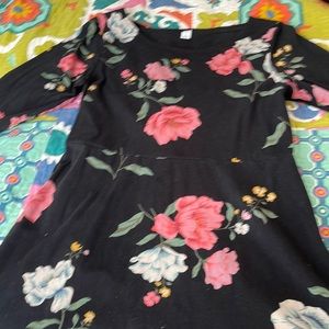 Old Navy Black floral dress. Excellent condition